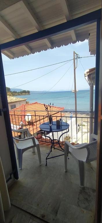 Artaki Beach Comfy Apartment Koroni  Bagian luar foto